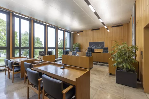 Sicht auf den grossen Gerichtssaal vom BG Dielsdorf 